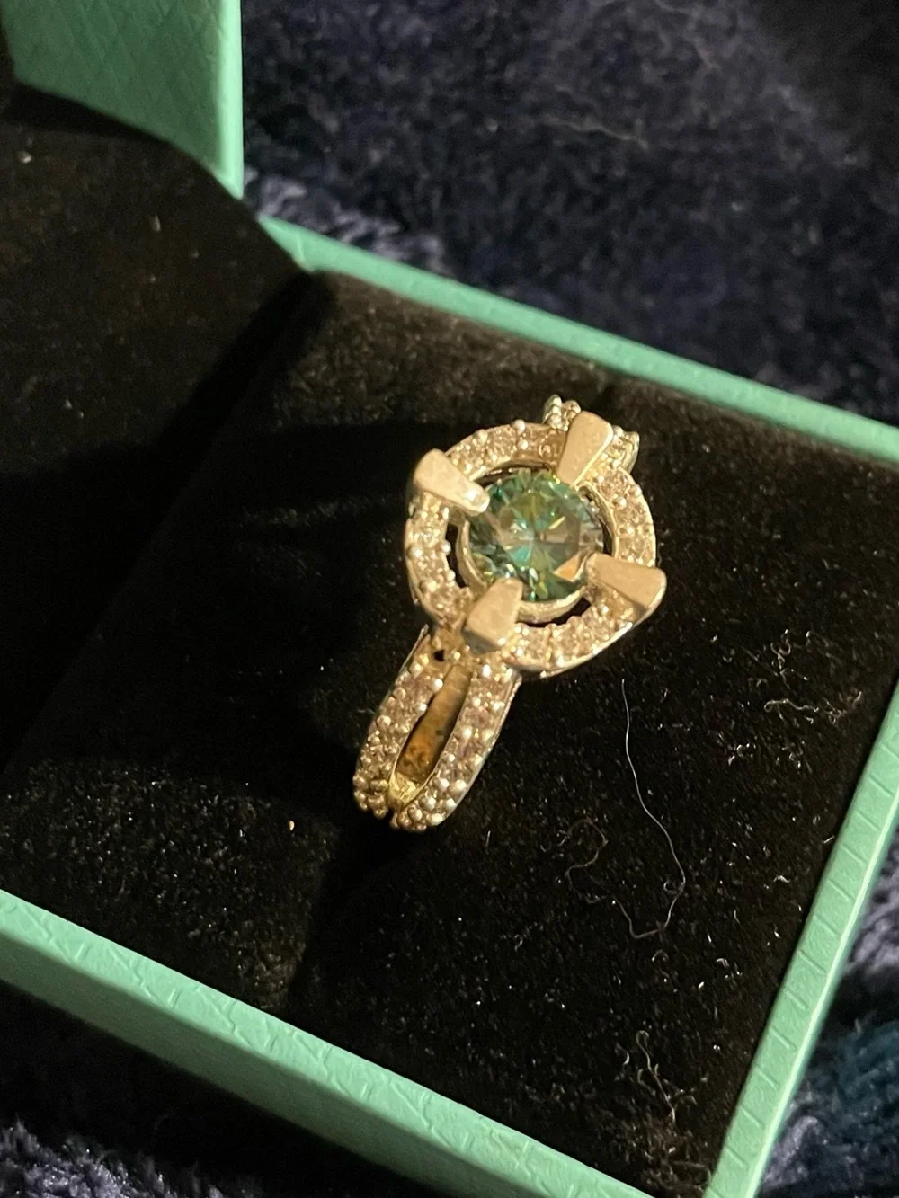 Unique Design Certified 2.58 Carat Green Diamond Ring